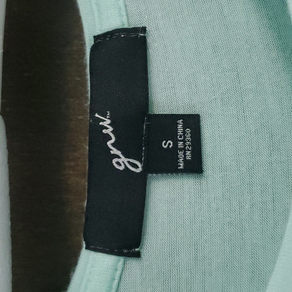 GNW Tee - Picture 4 of 5